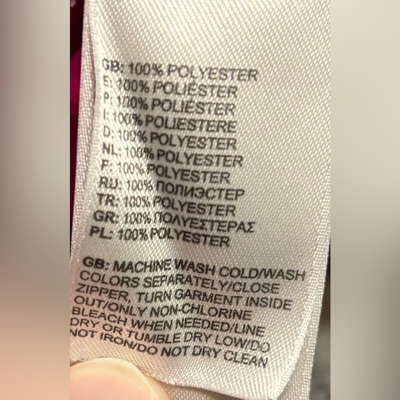 Women’s North Face Hoodie - Picture 9 of 9